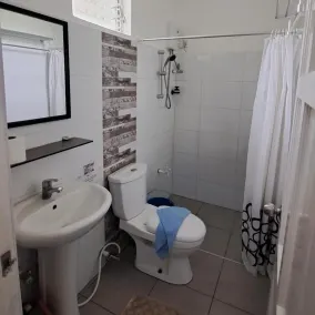 Mirka's Guest House - Bathroom
