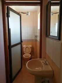 Reyna Hotel Machakos - Bathroom