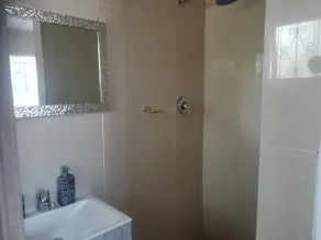 25 Jacaranda Lodge & Backpackers - Badezimmer