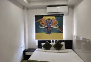 HOTEL RUDRAKSH - Room