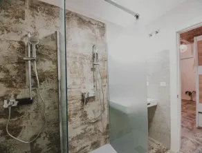 4U Hostel - Bathroom