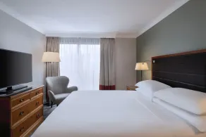Delta Hotels by Marriott Heathrow Windsor - Room