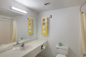 Motel 6-Bedford, TX - Fort Worth - Banheiro