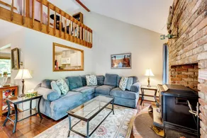 Near Skiing & Hiking! North Conway Gem w/ Balcony - Interiör