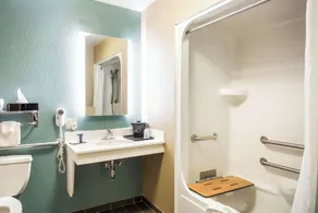 Sleep Inn & Suites Dunmore - Salle de bain