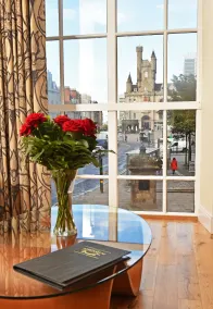 Royal Athenaeum Suites - Vista do quarto