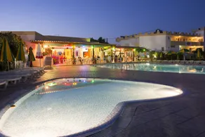 Fili Hotel Apartments - Piscina