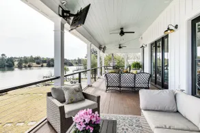 Luxe Lake Greenwood Retreat: Dock & Deck! - Interiør