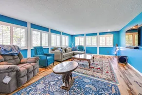 9 Mi to Spanaway Park: Home w/ Indoor Hot Tub - Innenbereich
