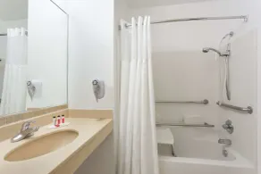 Quality Inn Zephyrhills-Dade City - Salle de bain
