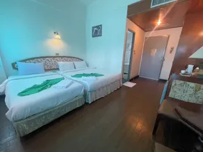 Royal Jommanee Hotel - Room
