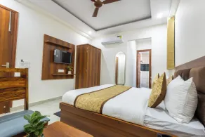 Hotel Gill Comfort Inn - Close to MEDANTA, ARTEMIS AND FORTIS HOSPITAL - Værelse
