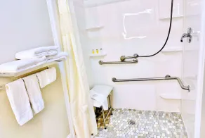 Days Inn by Wyndham Rutland/Killington Area - Salle de bain
