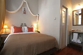 A Hotel - Zimmer