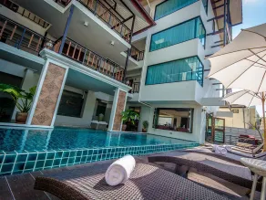 Goldenbell Hotel Chiangmai - Pool