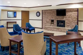 Days Inn & Suites by Wyndham Bridgeport - Clarksburg - Lobby