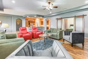 Backyard Oasis w/ Fire Pit: Laveen Village Retreat - Interiör