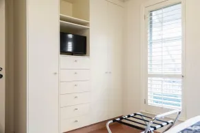 Domain Two Apartment - Zimmer