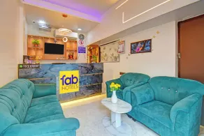 FabHotel Aundh Homtel - Recepção
