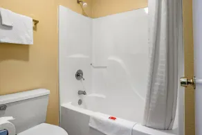 Econo Lodge Inn & Suites Evergreen - Zimmer