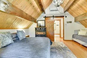 Peaceful Mt. Hood Cabin w/ Hot Tub & Fire Pit! - Interior