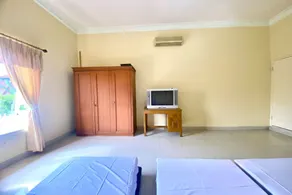 Hotel O Kenzie Bunkbed Syariah - Habitación