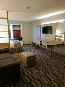 Microtel Inn & Suites by Wyndham Clarion - Chambre