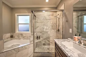 Bright Fremont Gem w/ Fenced Backyard & Patio - Badezimmer