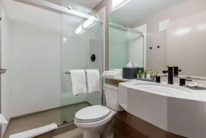 La Quinta Inn & Suites by Wyndham Tempe University, Phoenix - Salle de bain