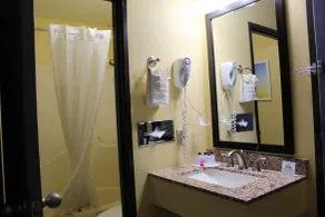 Days Inn & Suites by Wyndham Gunnison - Salle de bain
