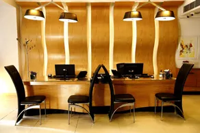 WH Hotel - Reception
