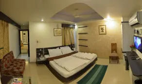 Hotel Shree Vatika - Room