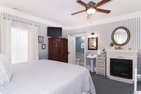 Loganberry Inn - Rum