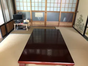 Hidejiro - Room