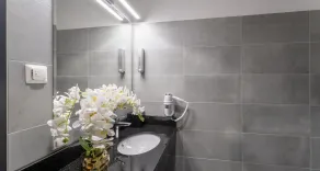PLAZA INN Wiener Neustadt, BW Signature Collection - Salle de bain