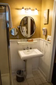 Williamsburg Sampler B & B - Badezimmer