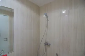 RedDoorz Apartment @ Sentul Tower - Bathroom