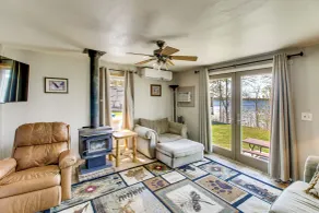 Minnesota Lake Escape! Waterside Resort Cabin - Interiör