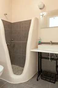 Skaris Homes - Bathroom