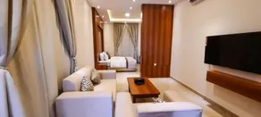 Malath Raqi - Room