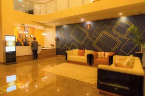 The Hut Restaurant & Boutique Hotel - Reception