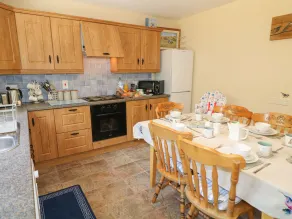 Slieve Gallion Cottage - Private kitchen