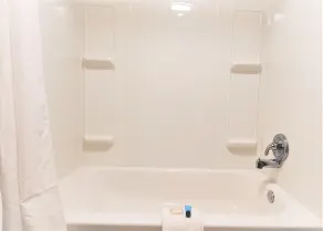 Economy 7 Inn- Newport News - Baño