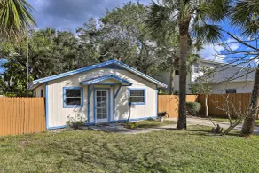 Cape Canaveral Cottage w/ Hot Tub: Walk to Beach - Interiör