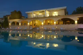 Portes Beach Hotel - Pool