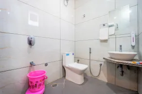 Hotel Neel Kamal-Near KhatuShyamJi Temple - Bathroom