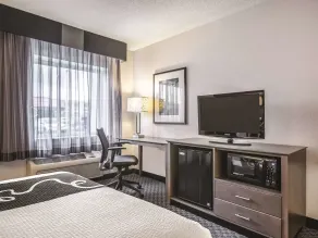 La Quinta by Wyndham Hartford Bradley Airport - Chambre