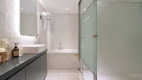 Hotel Schweizer Dorf Cheonan - Bathroom
