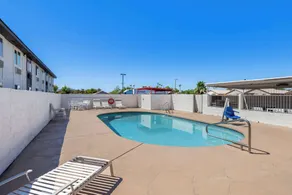 Super 8 by Wyndham Goodyear/Phoenix Area - Piscine