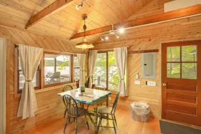 Waterfront Berkshires Studio w/ Dock on Goose Pond - Interiør